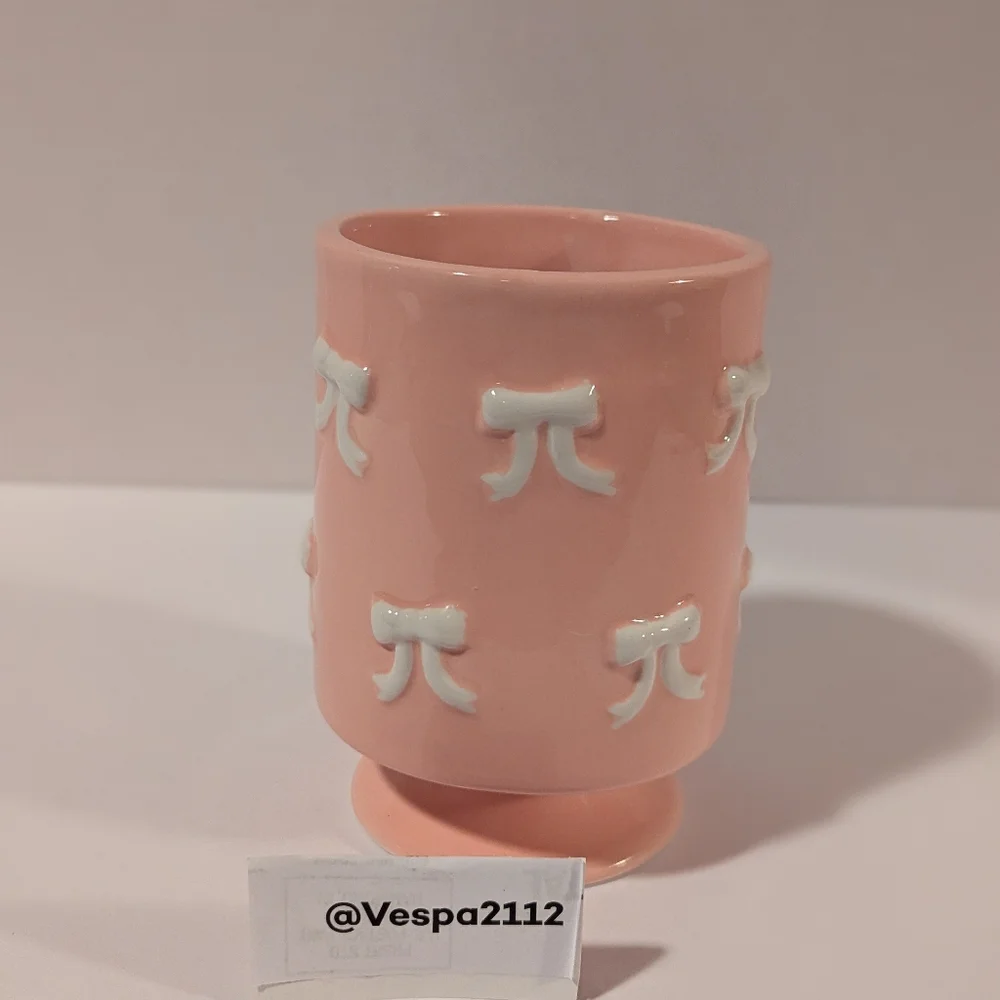 Target Bullseye Playground Valentines Bow Holder Pink & White Ceramic